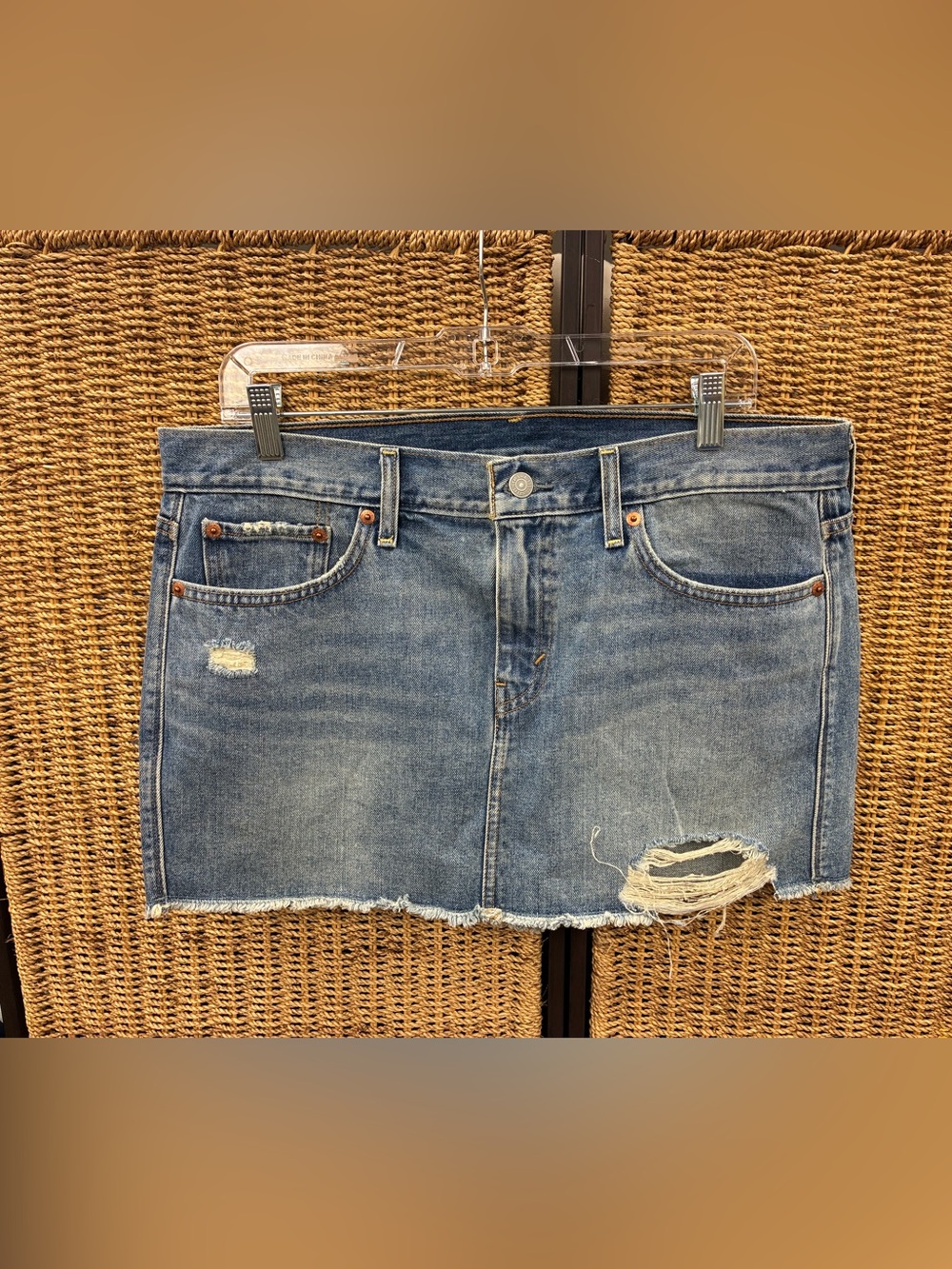 Levi’s Distressed Denim Mini Skirt Size 30 Raw Hem Y2K Jean Skirt